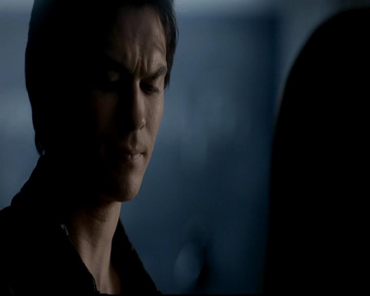 VampireDiariesWorld-dot-org_4x08WellAlwaysHaveBourbonStreet0426.jpg