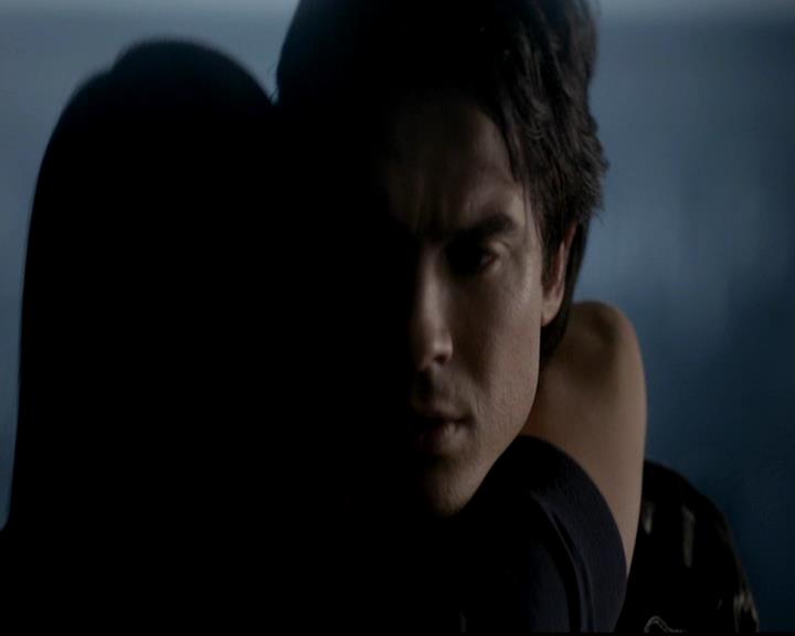 VampireDiariesWorld-dot-org_4x08WellAlwaysHaveBourbonStreet0430.jpg