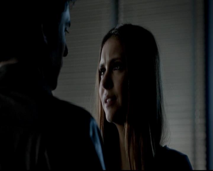 VampireDiariesWorld-dot-org_4x08WellAlwaysHaveBourbonStreet0433.jpg