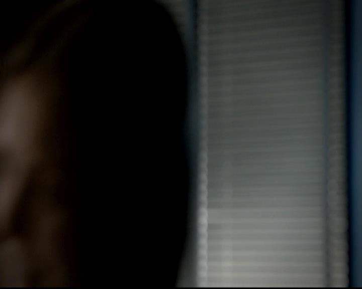 VampireDiariesWorld-dot-org_4x08WellAlwaysHaveBourbonStreet0439.jpg