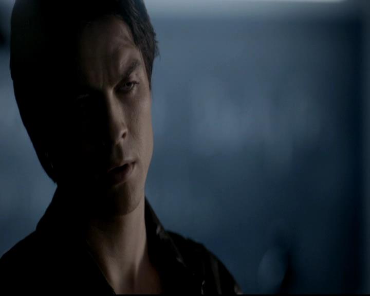 VampireDiariesWorld-dot-org_4x08WellAlwaysHaveBourbonStreet0440.jpg