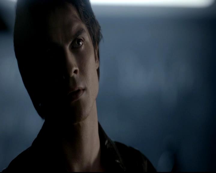 VampireDiariesWorld-dot-org_4x08WellAlwaysHaveBourbonStreet0441.jpg