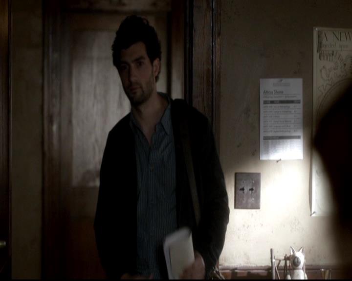 VampireDiariesWorld-dot-org_4x08WellAlwaysHaveBourbonStreet0446.jpg