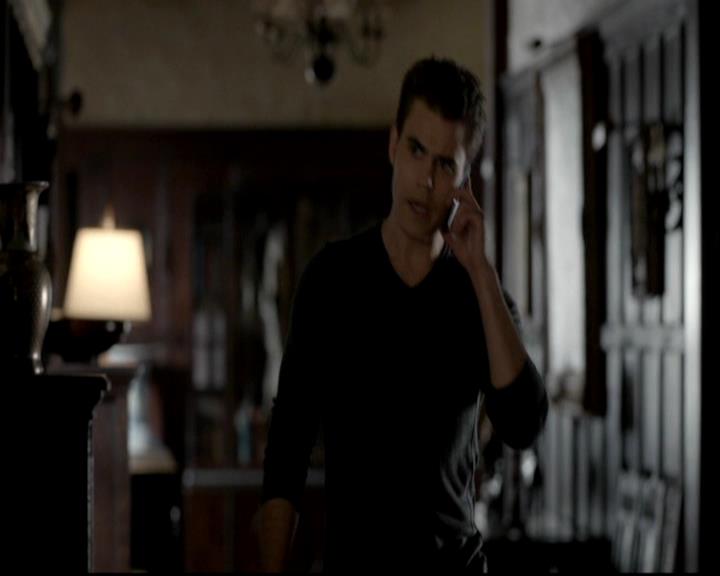 VampireDiariesWorld-dot-org_4x08WellAlwaysHaveBourbonStreet0482.jpg