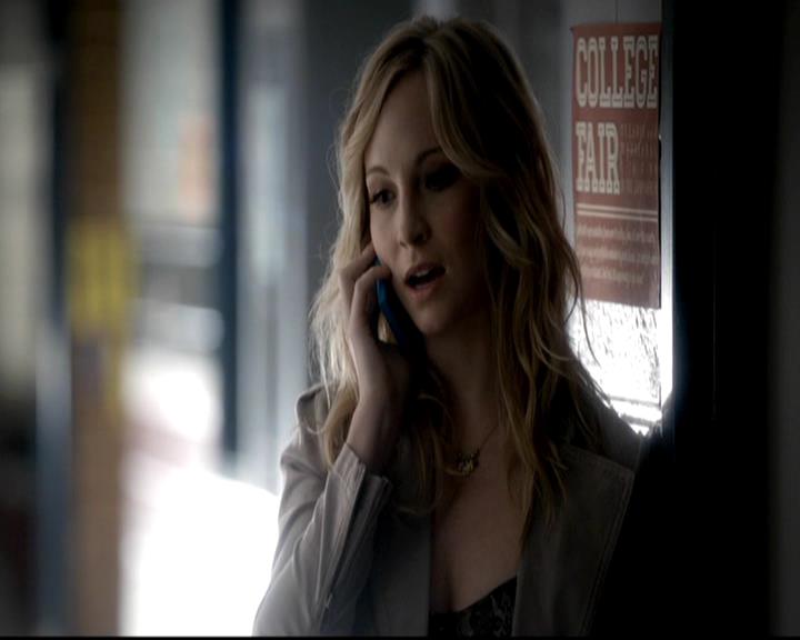 VampireDiariesWorld-dot-org_4x08WellAlwaysHaveBourbonStreet0484.jpg