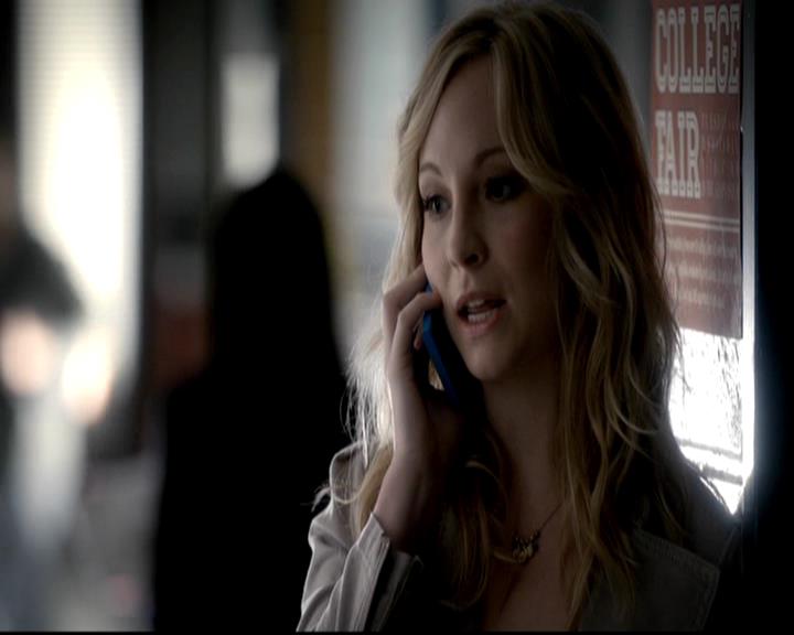 VampireDiariesWorld-dot-org_4x08WellAlwaysHaveBourbonStreet0491.jpg