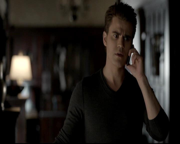 VampireDiariesWorld-dot-org_4x08WellAlwaysHaveBourbonStreet0494.jpg