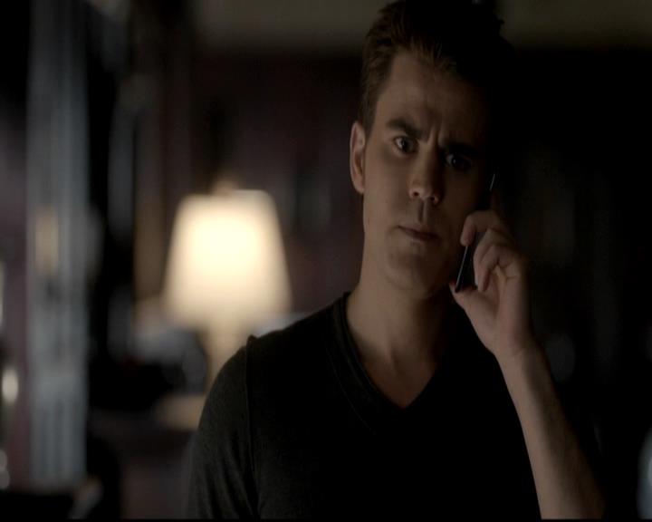 VampireDiariesWorld-dot-org_4x08WellAlwaysHaveBourbonStreet0498.jpg