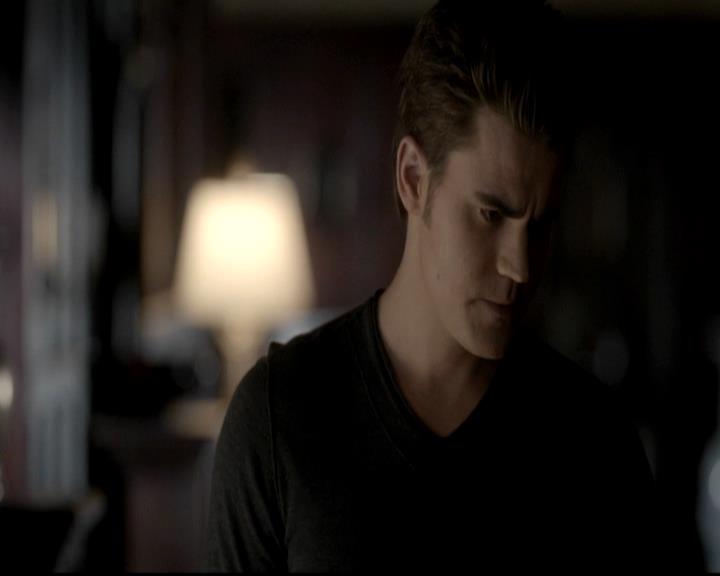 VampireDiariesWorld-dot-org_4x08WellAlwaysHaveBourbonStreet0501.jpg