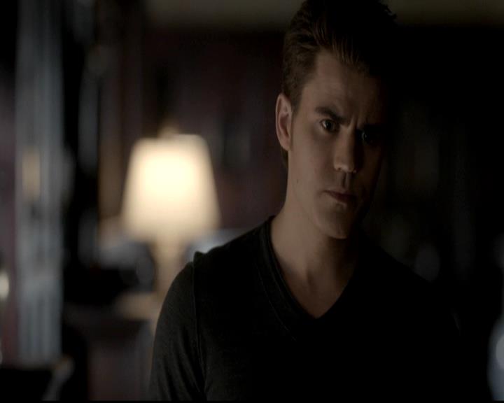 VampireDiariesWorld-dot-org_4x08WellAlwaysHaveBourbonStreet0503.jpg