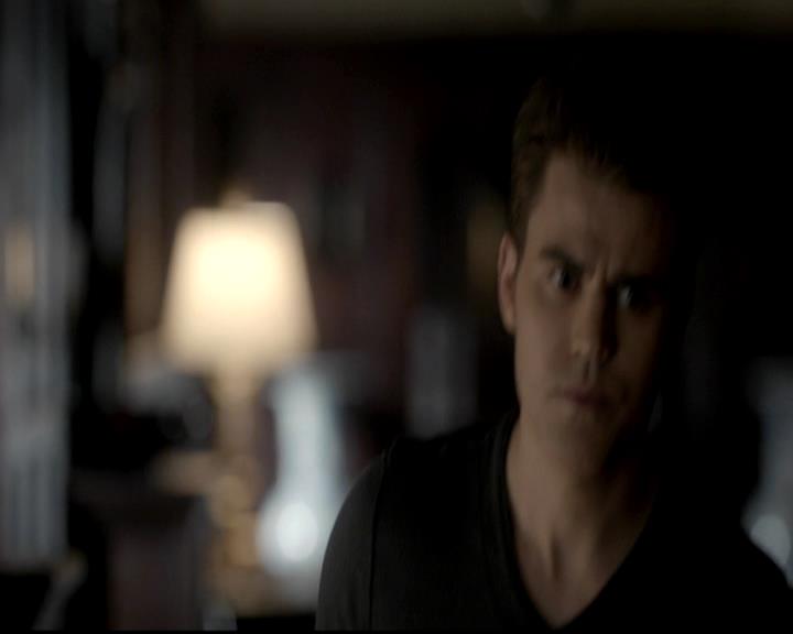 VampireDiariesWorld-dot-org_4x08WellAlwaysHaveBourbonStreet0504.jpg