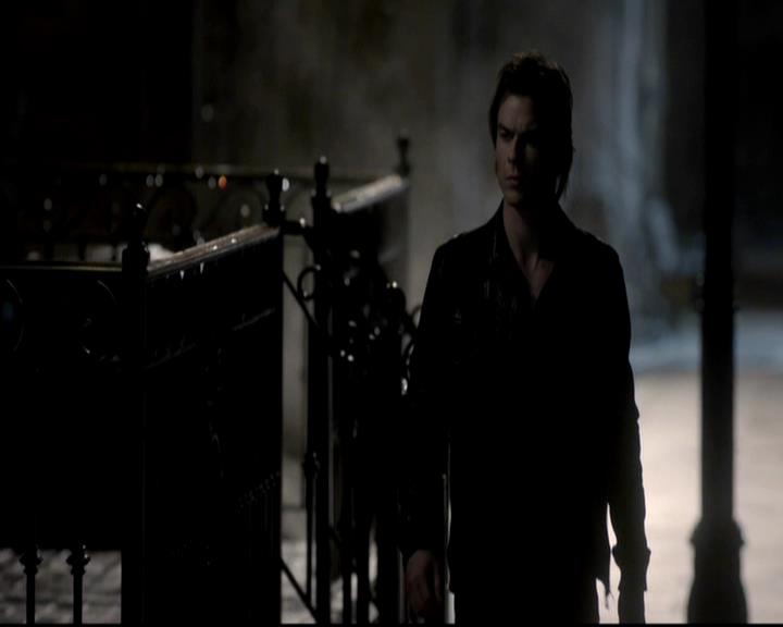 VampireDiariesWorld-dot-org_4x08WellAlwaysHaveBourbonStreet1098.jpg