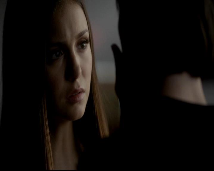 VampireDiariesWorld-dot-org_4x08WellAlwaysHaveBourbonStreet2282.jpg