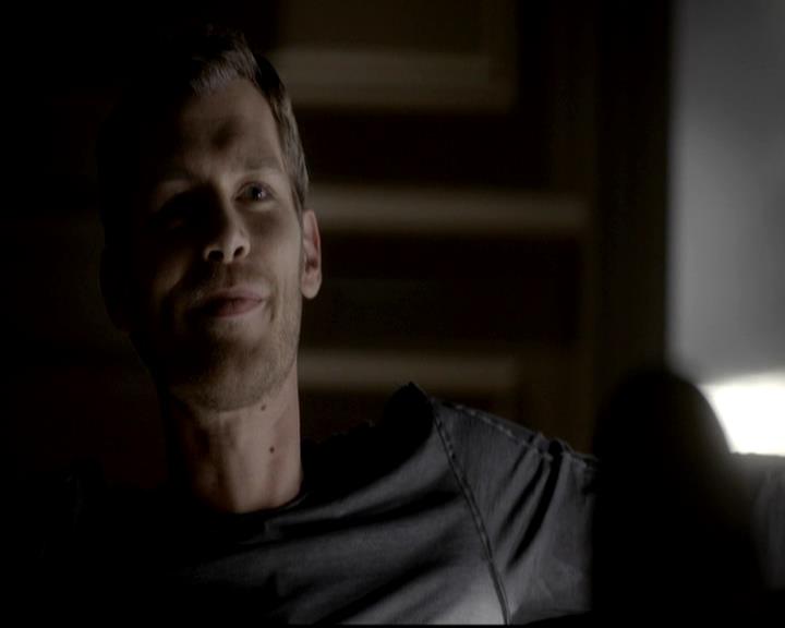 VampireDiariesWorld-dot-org_4x09OComeAllYeFaithful0217.jpg