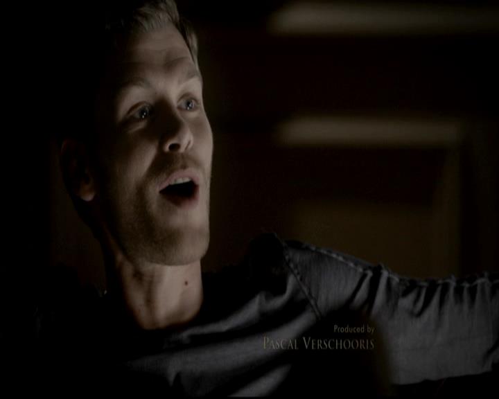 VampireDiariesWorld-dot-org_4x09OComeAllYeFaithful0224.jpg