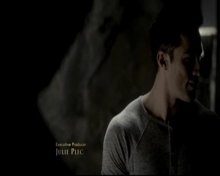 VampireDiariesWorld-dot-org_4x09OComeAllYeFaithful0248.jpg