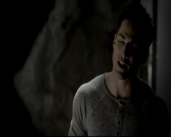 VampireDiariesWorld-dot-org_4x09OComeAllYeFaithful0250.jpg