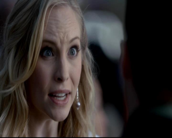 VampireDiariesWorld-dot-org_4x09OComeAllYeFaithful0265.jpg