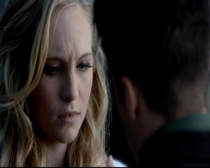 VampireDiariesWorld-dot-org_4x09OComeAllYeFaithful0307.jpg