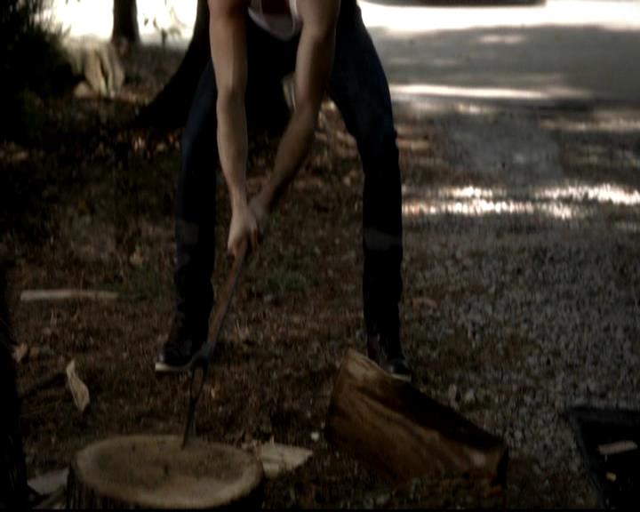 VampireDiariesWorld-dot-org_4x09OComeAllYeFaithful0325.jpg