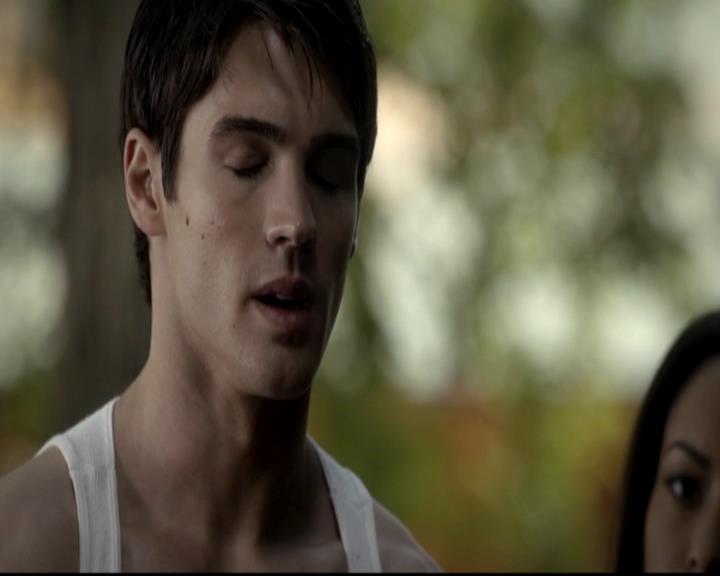 VampireDiariesWorld-dot-org_4x09OComeAllYeFaithful0351.jpg