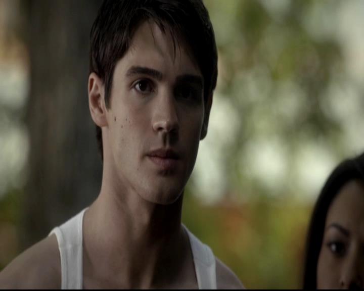 VampireDiariesWorld-dot-org_4x09OComeAllYeFaithful0352.jpg