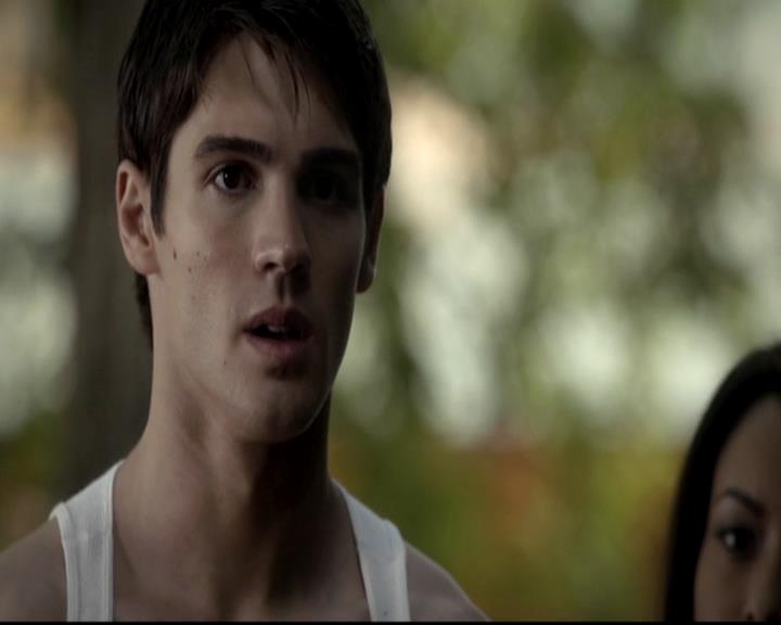 VampireDiariesWorld-dot-org_4x09OComeAllYeFaithful0353.jpg