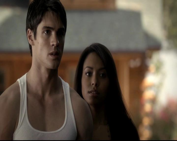 VampireDiariesWorld-dot-org_4x09OComeAllYeFaithful0360.jpg