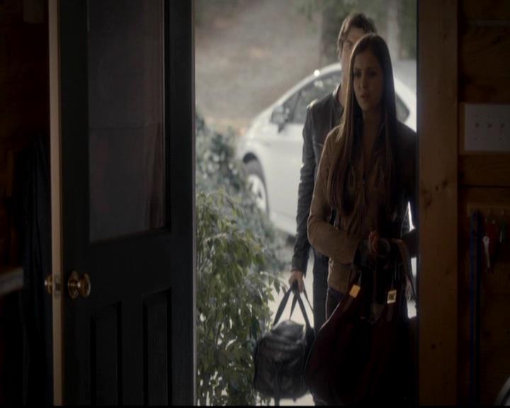 VampireDiariesWorld-dot-org_4x09OComeAllYeFaithful0385.jpg