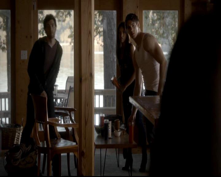 VampireDiariesWorld-dot-org_4x09OComeAllYeFaithful0386.jpg