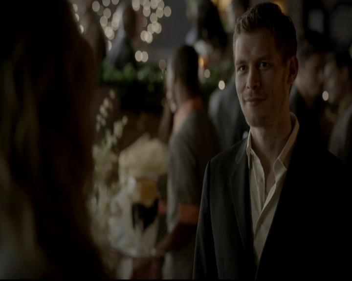 VampireDiariesWorld-dot-org_4x09OComeAllYeFaithful0505.jpg