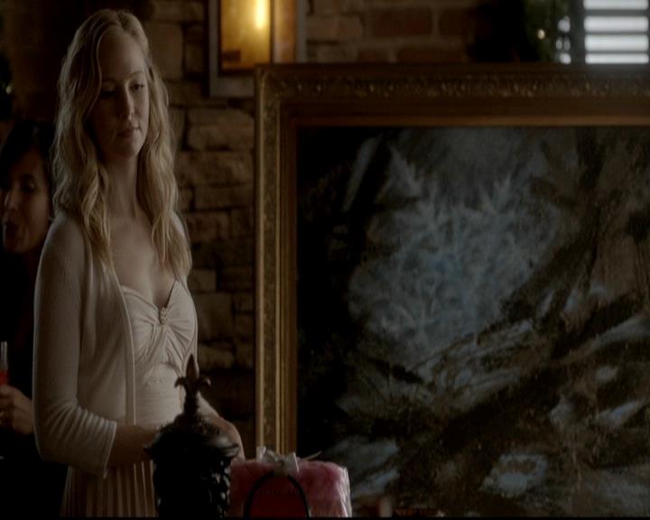 VampireDiariesWorld-dot-org_4x09OComeAllYeFaithful0507.jpg