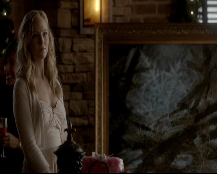 VampireDiariesWorld-dot-org_4x09OComeAllYeFaithful0508.jpg