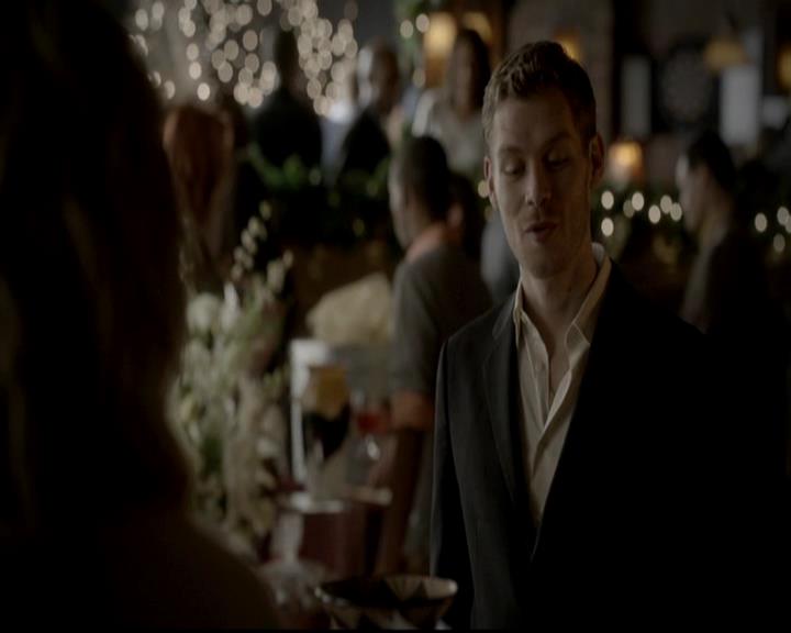 VampireDiariesWorld-dot-org_4x09OComeAllYeFaithful0511.jpg