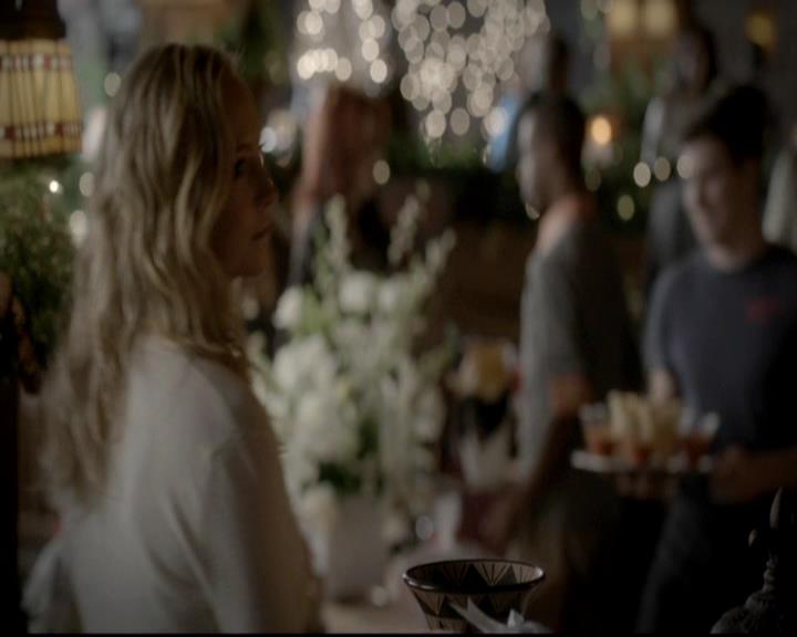 VampireDiariesWorld-dot-org_4x09OComeAllYeFaithful0515.jpg