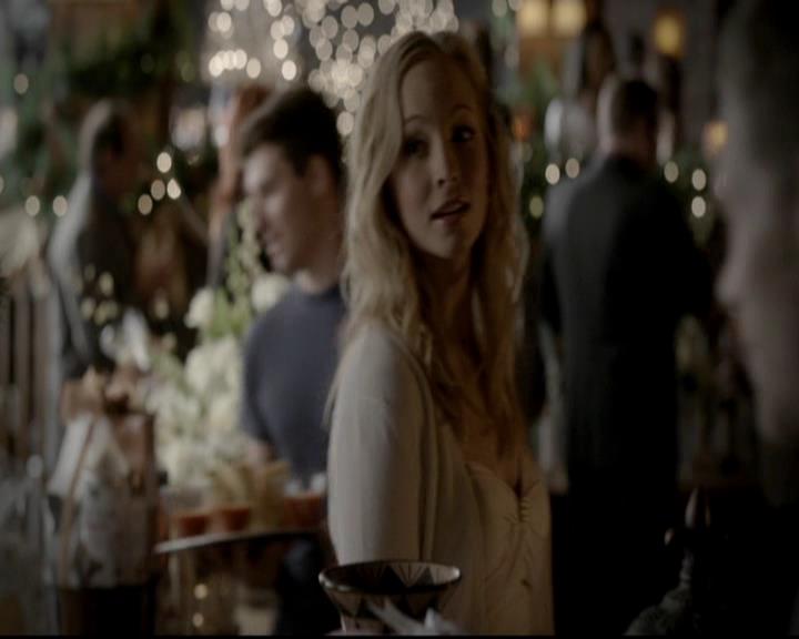 VampireDiariesWorld-dot-org_4x09OComeAllYeFaithful0516.jpg