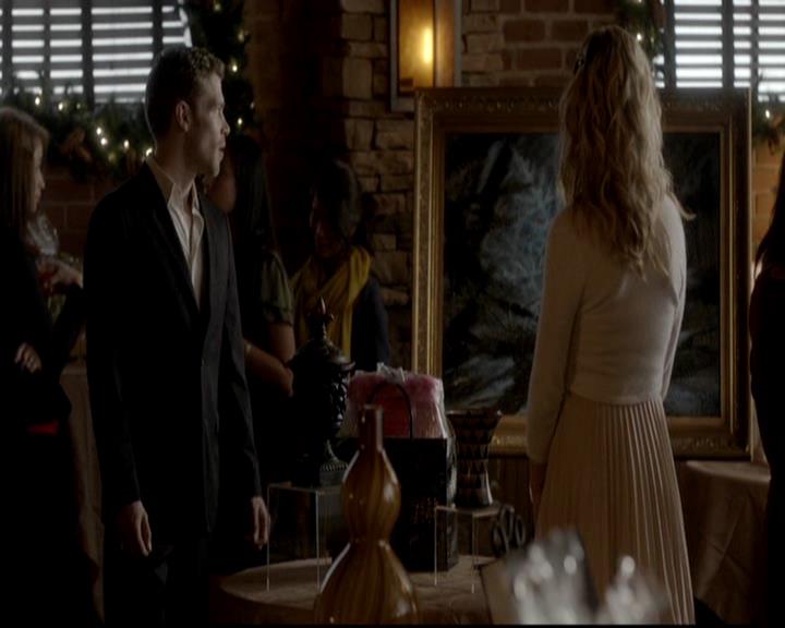 VampireDiariesWorld-dot-org_4x09OComeAllYeFaithful0518.jpg