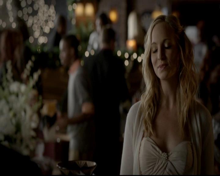 VampireDiariesWorld-dot-org_4x09OComeAllYeFaithful0520.jpg