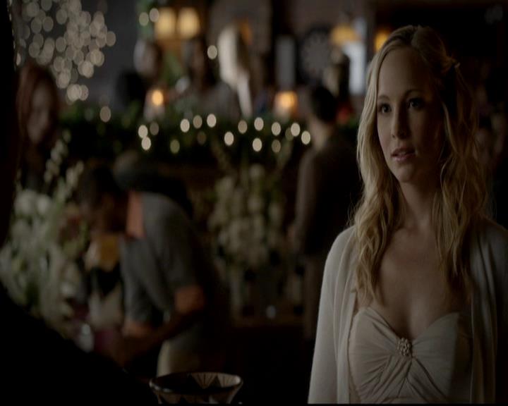 VampireDiariesWorld-dot-org_4x09OComeAllYeFaithful0523.jpg