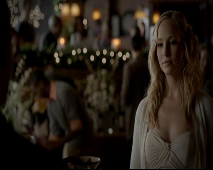 VampireDiariesWorld-dot-org_4x09OComeAllYeFaithful0524.jpg