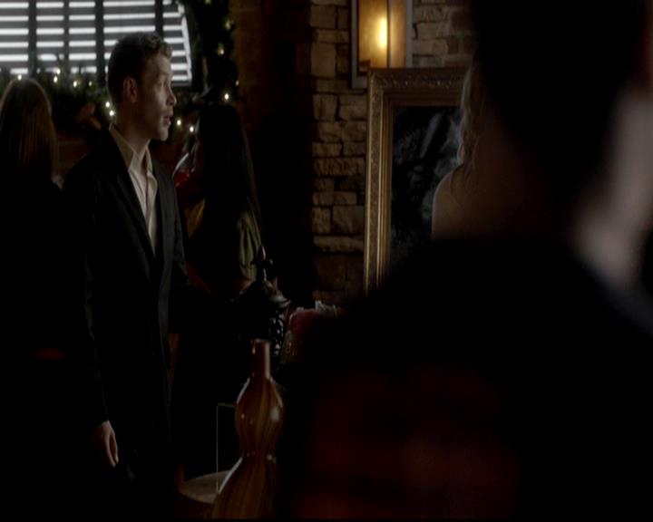 VampireDiariesWorld-dot-org_4x09OComeAllYeFaithful0529.jpg