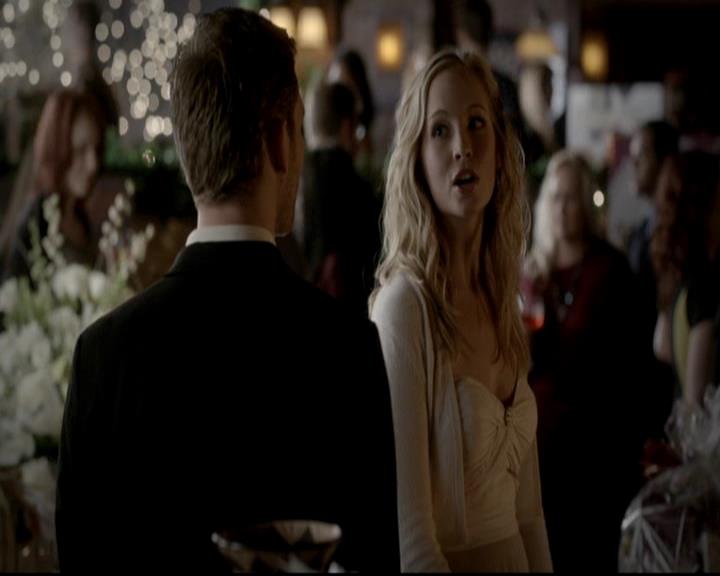 VampireDiariesWorld-dot-org_4x09OComeAllYeFaithful0536.jpg