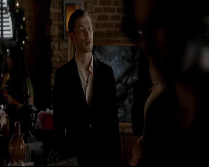 VampireDiariesWorld-dot-org_4x09OComeAllYeFaithful0538.jpg