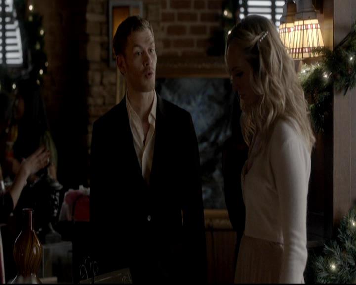 VampireDiariesWorld-dot-org_4x09OComeAllYeFaithful0539.jpg