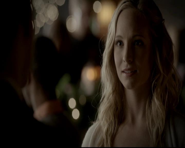 VampireDiariesWorld-dot-org_4x09OComeAllYeFaithful0543.jpg