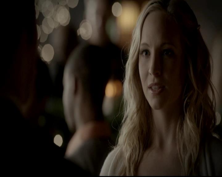 VampireDiariesWorld-dot-org_4x09OComeAllYeFaithful0544.jpg