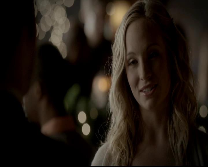 VampireDiariesWorld-dot-org_4x09OComeAllYeFaithful0546.jpg