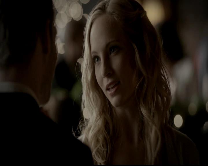 VampireDiariesWorld-dot-org_4x09OComeAllYeFaithful0553.jpg