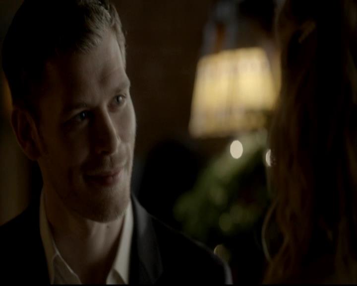 VampireDiariesWorld-dot-org_4x09OComeAllYeFaithful0556.jpg