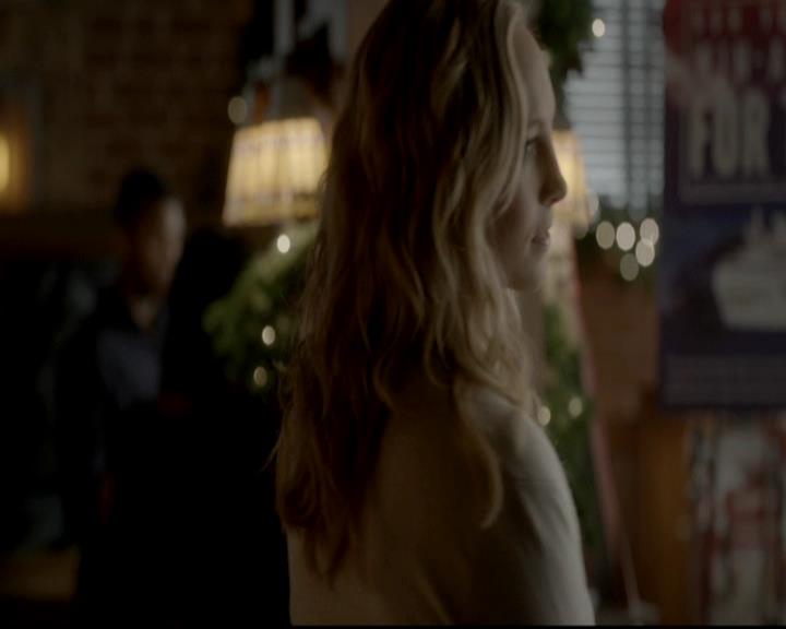 VampireDiariesWorld-dot-org_4x09OComeAllYeFaithful0559.jpg